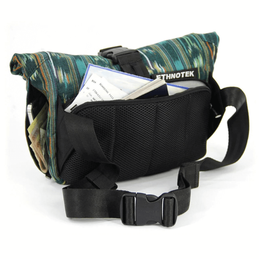 Ethnotek Cyclo Travel Sling Guatemala 4 von hinten mit geöffneter Tasche