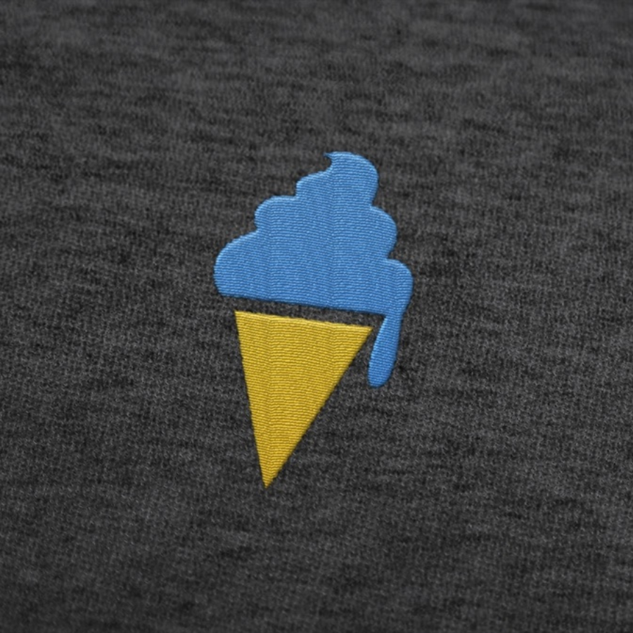 Katapulli vom Katapult Verlag – Eis-Logo von dem schwarzen Pullover