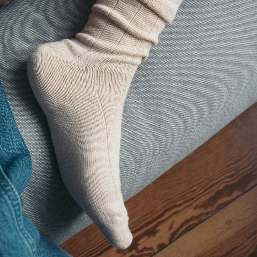 Stricksocken von Salzwasser – Sand am Fuß