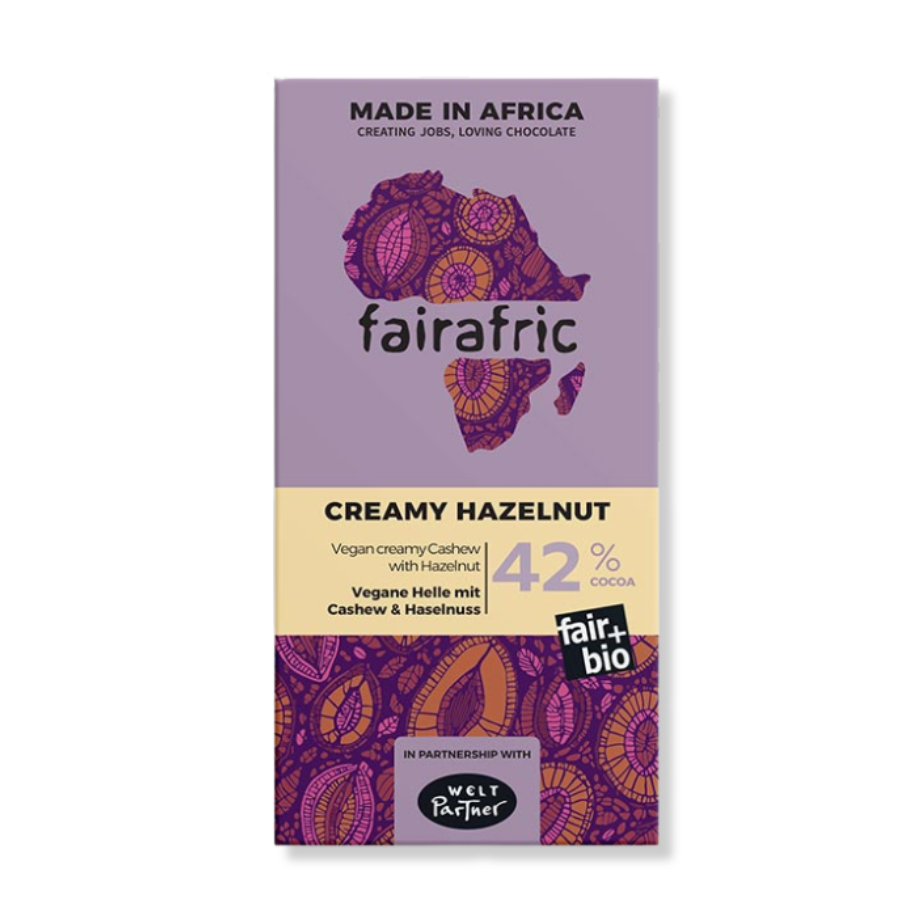 Vegane Schokolade mit Cashew & Haselnuss (42%) von fairafric – Verpackung von vorne
