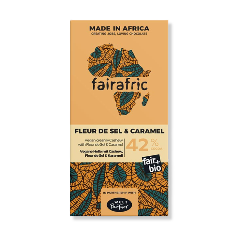 Vegane Schokolade mit Fleur de Sel & Karamell (42%) von fairafric – Verpackung von vorne