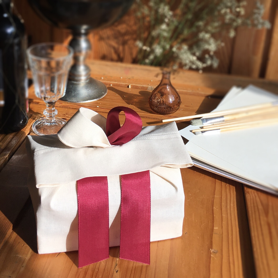 Geschenkverpackung aus Stoff (verschied. Farben)