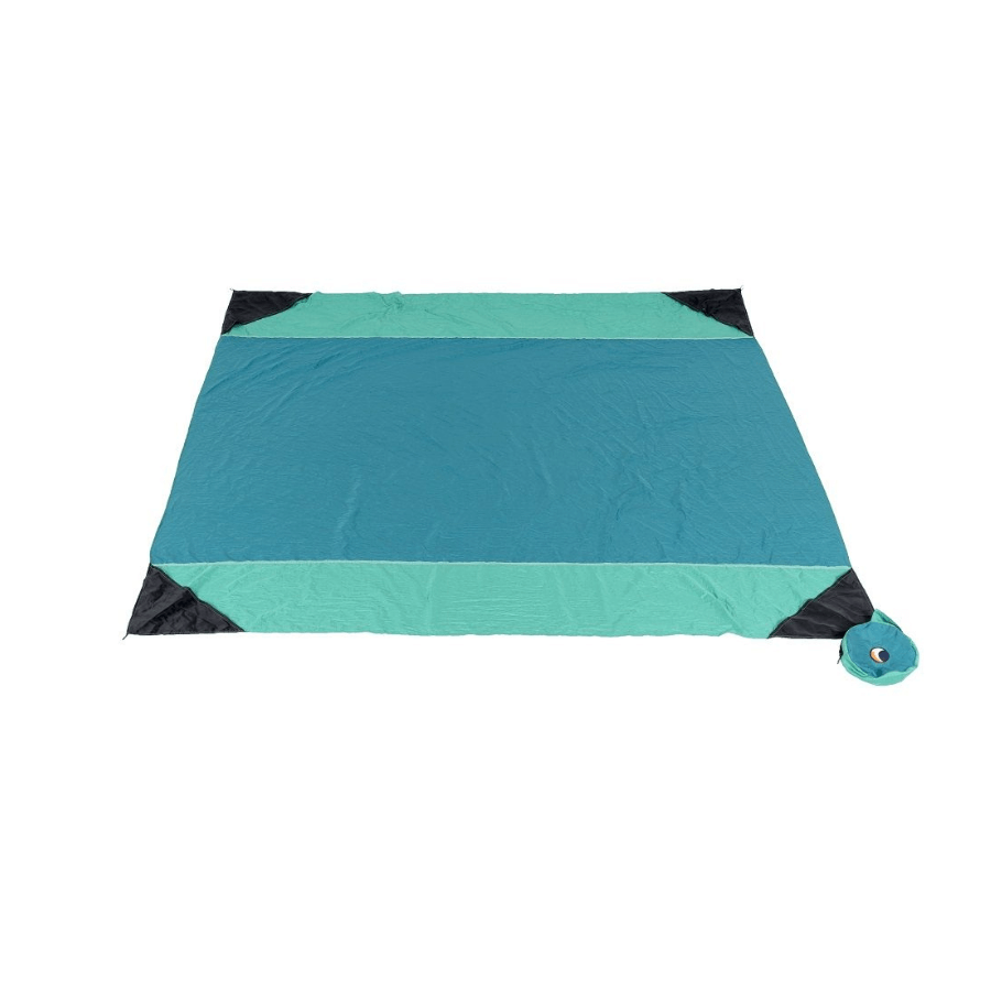Outdoor Decke (Beach Blanked) von Ticket to the Moon – Emerald Green/Green ausgebreitet