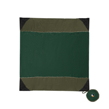 Outdoor Decke (Beach Blanked) von Ticket to the Moon – Dark Green/Army Green ausgebreitet