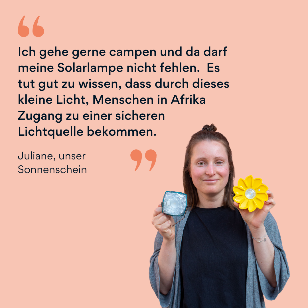 Bild von Juliane mit Little Sun Produkten