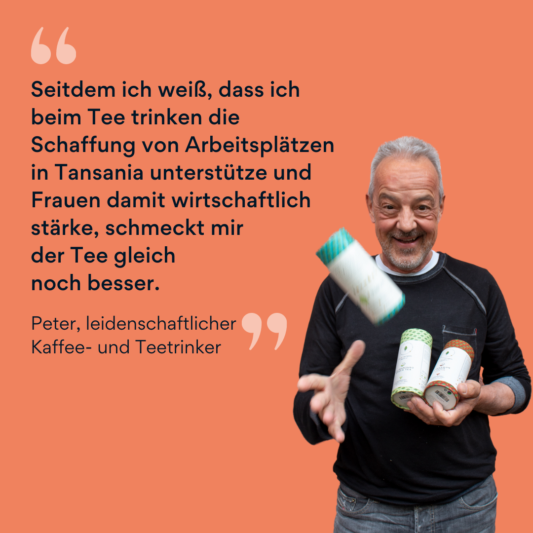 Bild von Peter mit Kazi Yetu Tee