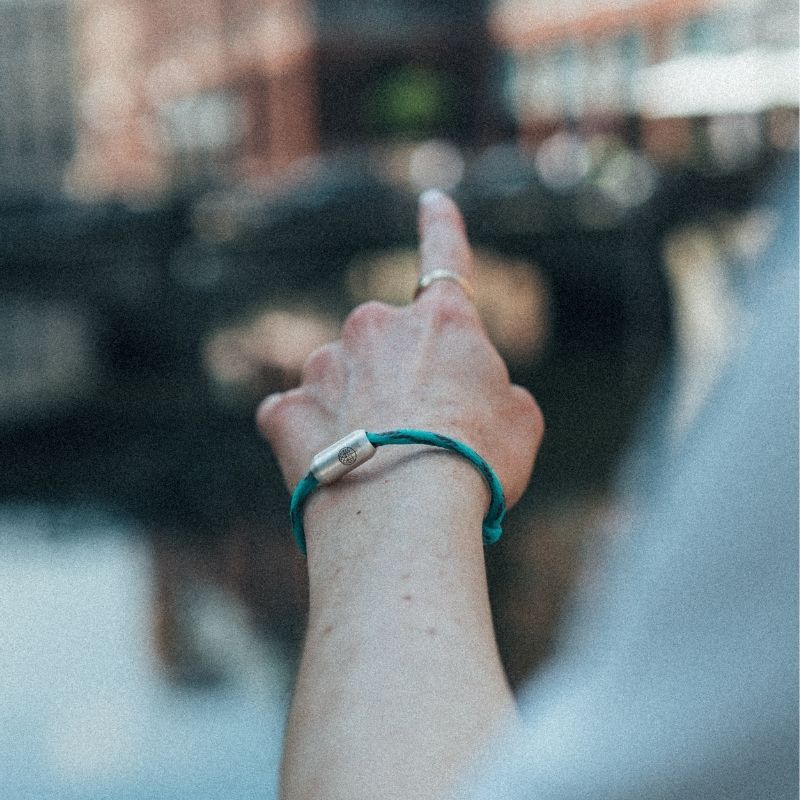 Armband Tasman Sea – Größenverstellbar Hand