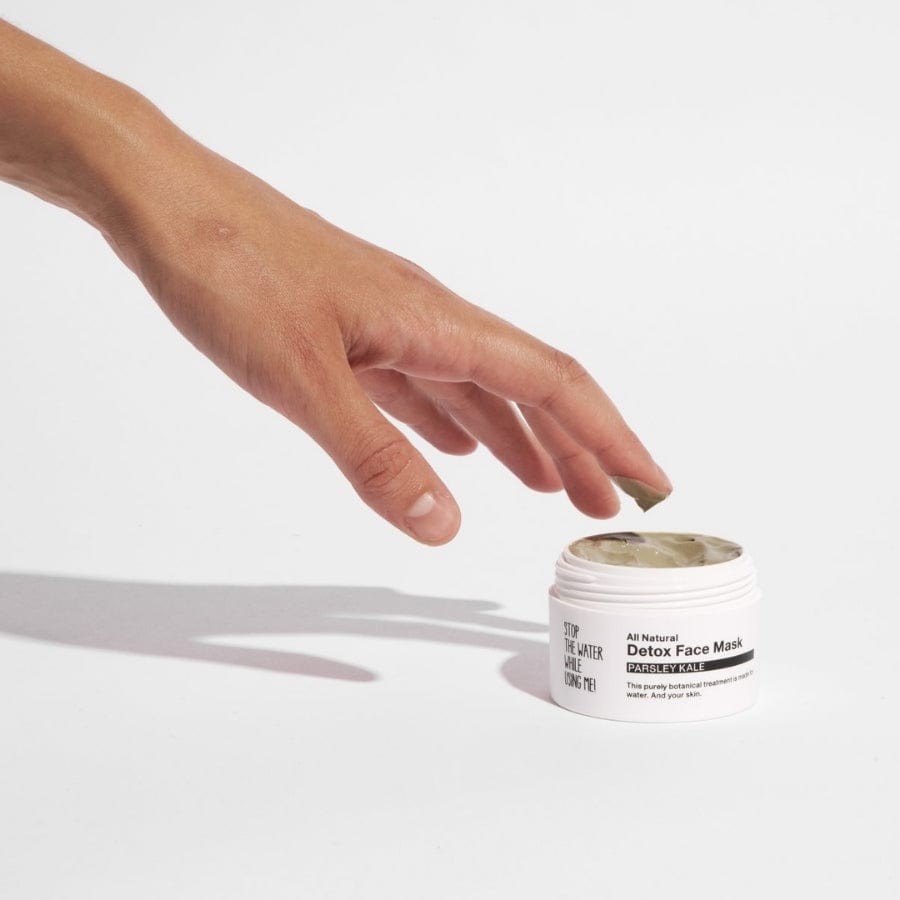 STW Detox Face Mask offen mit Hand