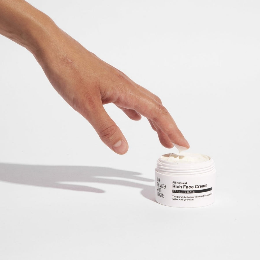 STW Rich Face Cream offen mit Hand