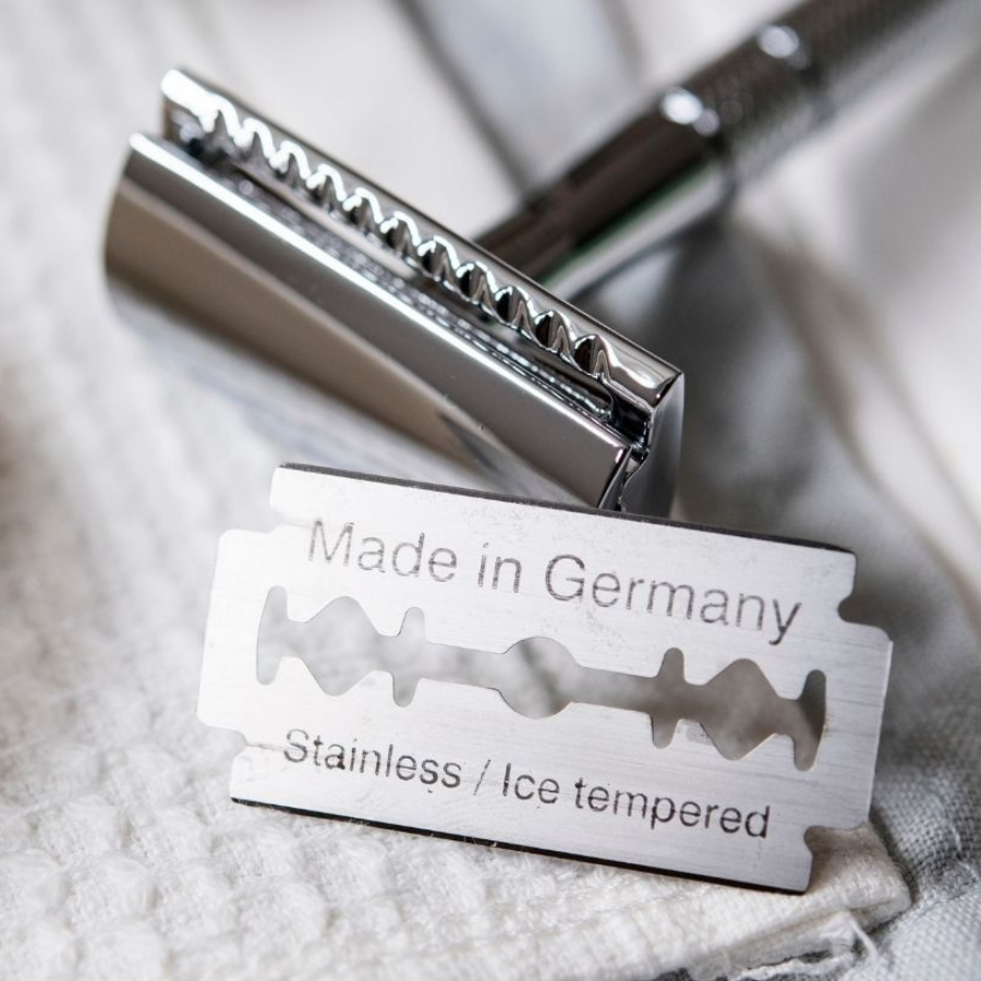 Truemorrow Rasierhobel chrome mit Rasierklinge
