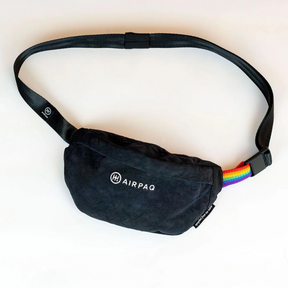 Airpaq Hip Baq Pride von vorne mit Gurt