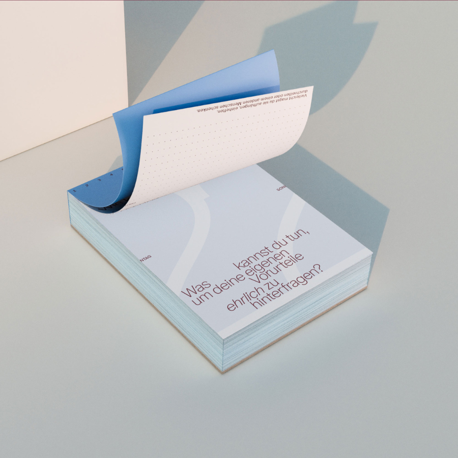 Create Space in 2026 – Abreißkalender von Familiar Faces, aufgeblättert