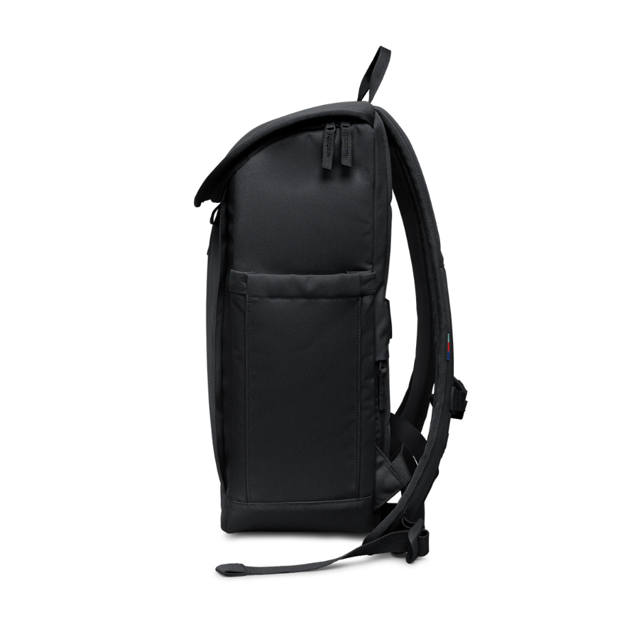 Serene Pack von Got Bag Black von der Seite