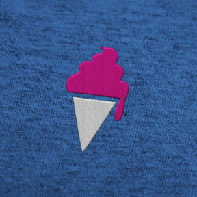 Katapulli vom Katapult Verlag – Eis-Logo von dem blauen Pullover