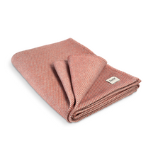 Kushel Decke Woven Rust – zusammengefaltet