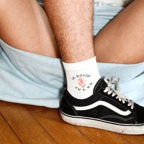 Weiße Sneaker Socken La Dolce Vulva von Mstry am Fuß
