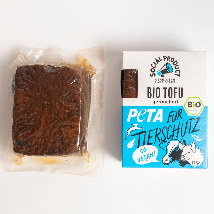 Bio-Tofu von social product neben der Verpackung