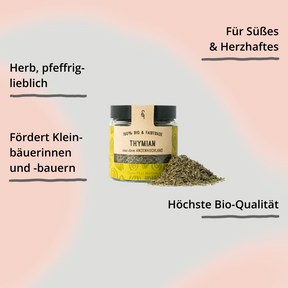 Thymian in Glasverpackung mit Gewürzhäufchen von vorne mit Impact