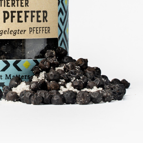 Fermentierter Kampot Pfeffer (ganz) Bio von SoulSpice, Häufchen