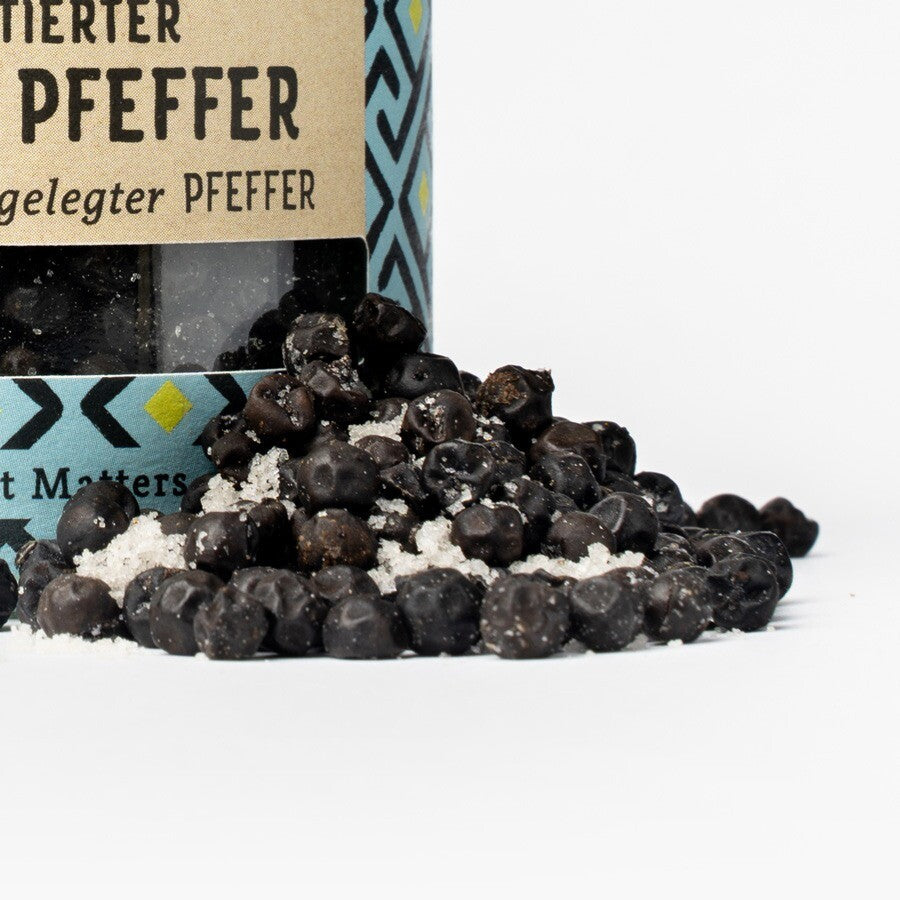 Fermentierter Kampot Pfeffer (ganz) Bio von SoulSpice, Häufchen