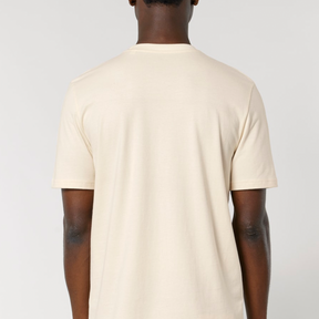 Person trägt T-Shirt Unisex Natural Raw von The Generation Forest – von hinten