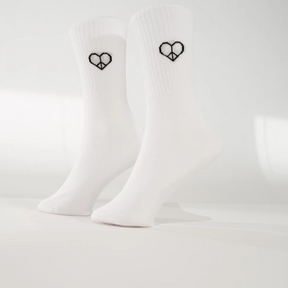 Statementsocken von arrel love & peace stehend