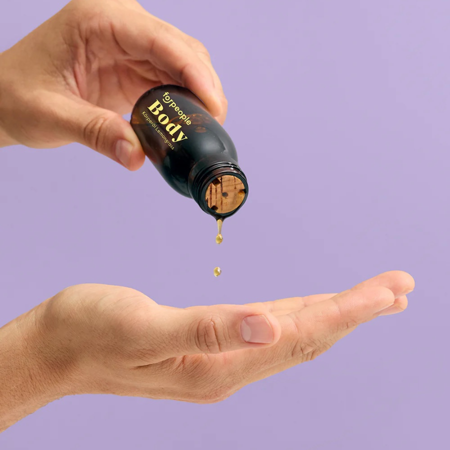 Körperöl Body Oil in Benutzung