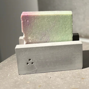 Handgefertigte Design-Seifenschale von therefore beauty mit Seife