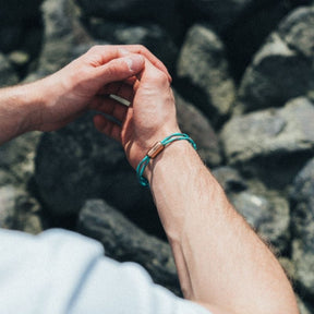 Armband Tasman Sea Handgelenk