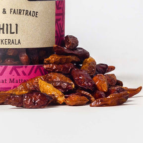 Häufchen ganzer Chilis 