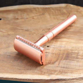 Truemorrow Rasierhobel rose auf Holz